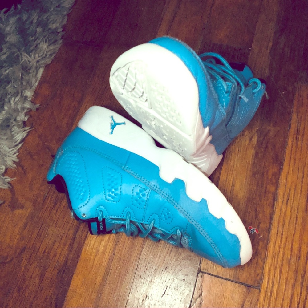 Air Jordan retro 9 ‘Pantone’ low